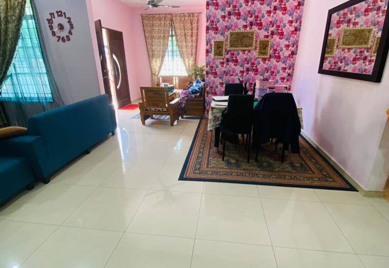 END LOT TAMAN TANJUNG MINYAK JAYA WITH EXTRA LAND