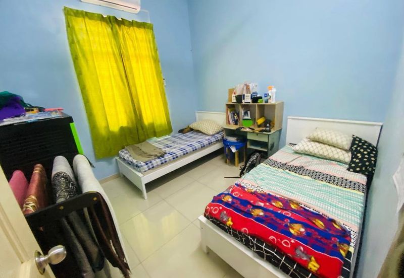 END LOT TAMAN TANJUNG MINYAK JAYA WITH EXTRA LAND