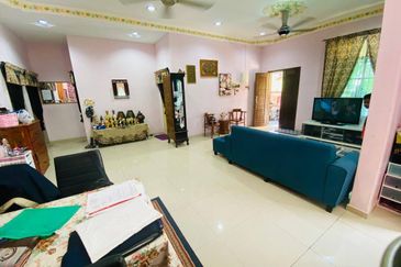 END LOT TAMAN TANJUNG MINYAK JAYA WITH EXTRA LAND