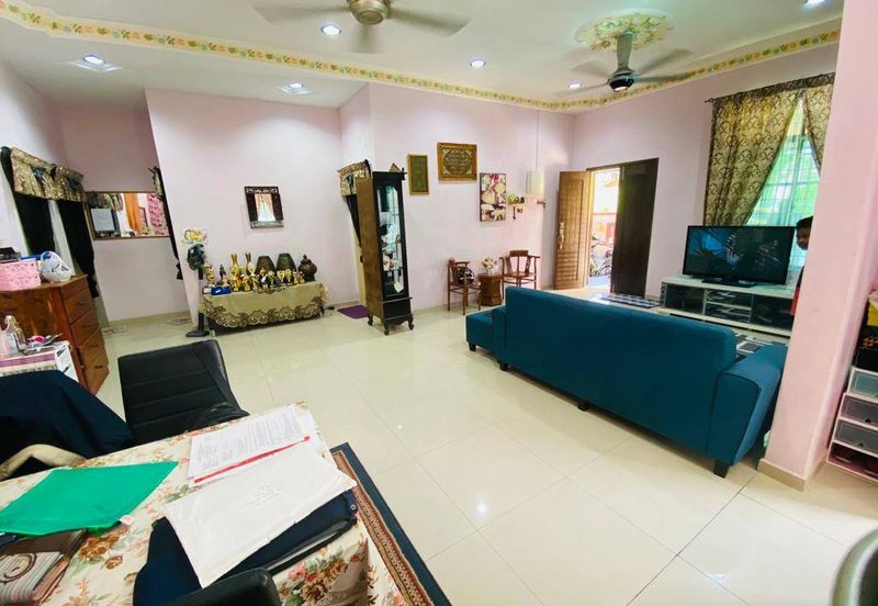 END LOT TAMAN TANJUNG MINYAK JAYA WITH EXTRA LAND