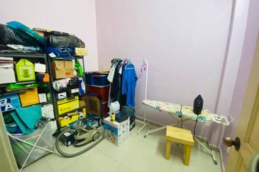 END LOT TAMAN TANJUNG MINYAK JAYA WITH EXTRA LAND