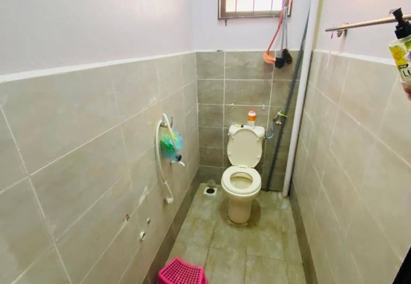 END LOT TAMAN TANJUNG MINYAK JAYA WITH EXTRA LAND