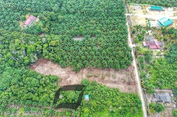 LOT BANGLO PASIR PANJANG PORT DICKSON 