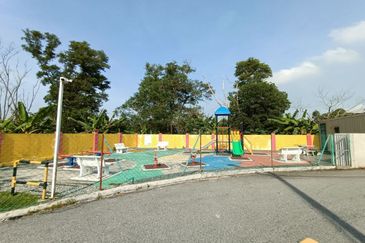 IMPIANA VILLA @TAMAN TUANKU JAAFAR