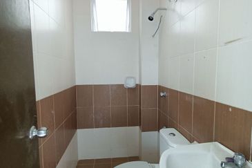 IMPIANA VILLA @TAMAN TUANKU JAAFAR