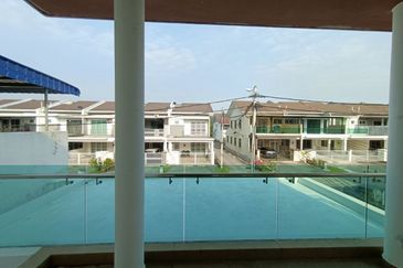 IMPIANA VILLA @TAMAN TUANKU JAAFAR