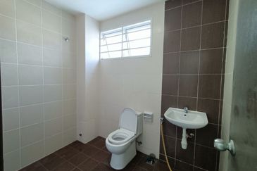 IMPIANA VILLA @TAMAN TUANKU JAAFAR