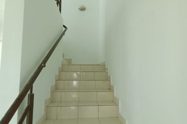 IMPIANA VILLA @TAMAN TUANKU JAAFAR