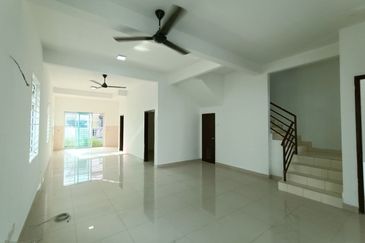 IMPIANA VILLA @TAMAN TUANKU JAAFAR