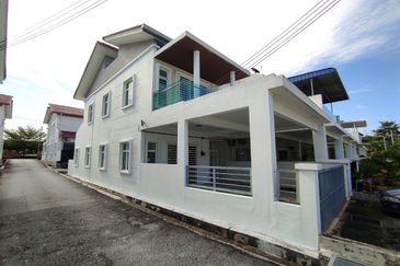 IMPIANA VILLA @TAMAN TUANKU JAAFAR