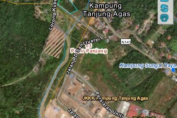 RUMAH KAMPUNG & TANAH LUAS DI PASIR PANJANG PD UNTUK DJUAL