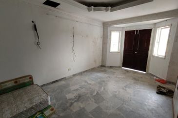 Taman Pinggiran Golf Paroi