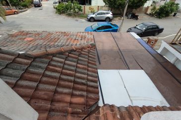 Taman Pinggiran Golf Paroi