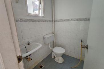 Taman Pinggiran Golf Paroi