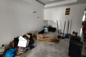 Taman Pinggiran Golf Paroi