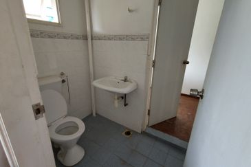 Taman Pinggiran Golf Paroi