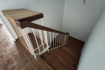 Taman Pinggiran Golf Paroi