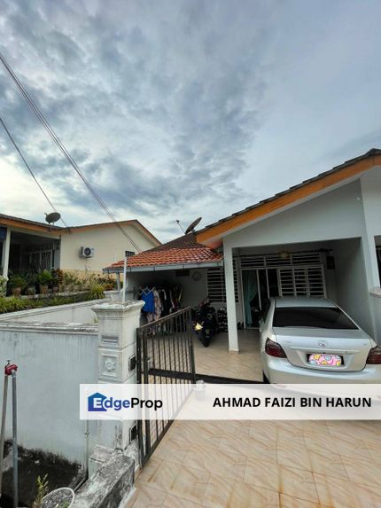 RENOVATED & EXTENDED ENDLOT TAMAN GADONG JAYA SEREMBAN, Negeri Sembilan, Seremban