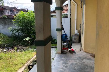 Taman Desa Pinggiran Bayu