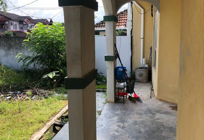 Taman Desa Pinggiran Bayu