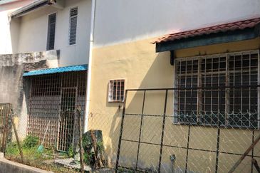 Taman Desa Pinggiran Bayu