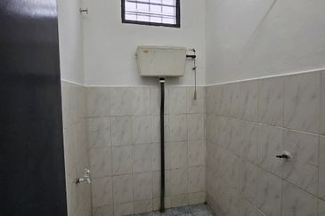 SINGLE STOREY (RENO), TAMAN POLITEKNIK 