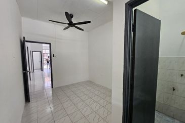 SINGLE STOREY (RENO), TAMAN POLITEKNIK 