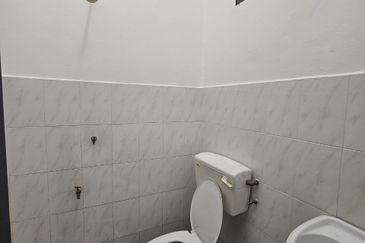 SINGLE STOREY (RENO), TAMAN POLITEKNIK 