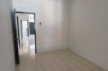 SINGLE STOREY , TAMAN POLITEKNIK  , PORT DICKSON