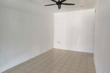 SINGLE STOREY , TAMAN POLITEKNIK  , PORT DICKSON