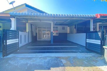 SINGLE STOREY , TAMAN POLITEKNIK  , PORT DICKSON