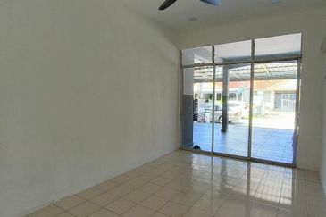 SINGLE STOREY , TAMAN POLITEKNIK  , PORT DICKSON