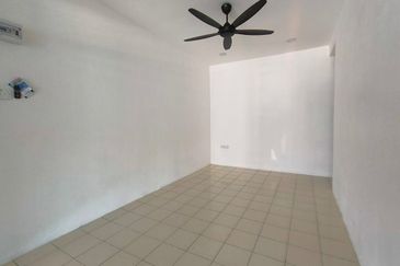 SINGLE STOREY , TAMAN POLITEKNIK  , PORT DICKSON