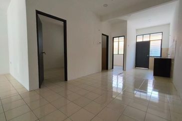 SINGLE STOREY , TAMAN POLITEKNIK  , PORT DICKSON