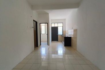 SINGLE STOREY , TAMAN POLITEKNIK  , PORT DICKSON