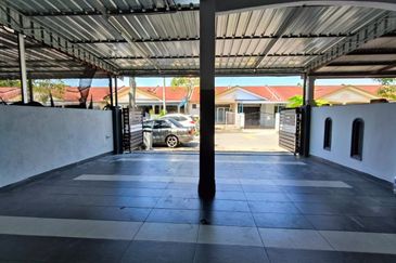 SINGLE STOREY , TAMAN POLITEKNIK  , PORT DICKSON