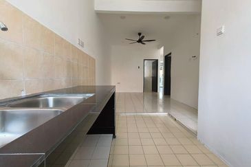 SINGLE STOREY , TAMAN POLITEKNIK  , PORT DICKSON