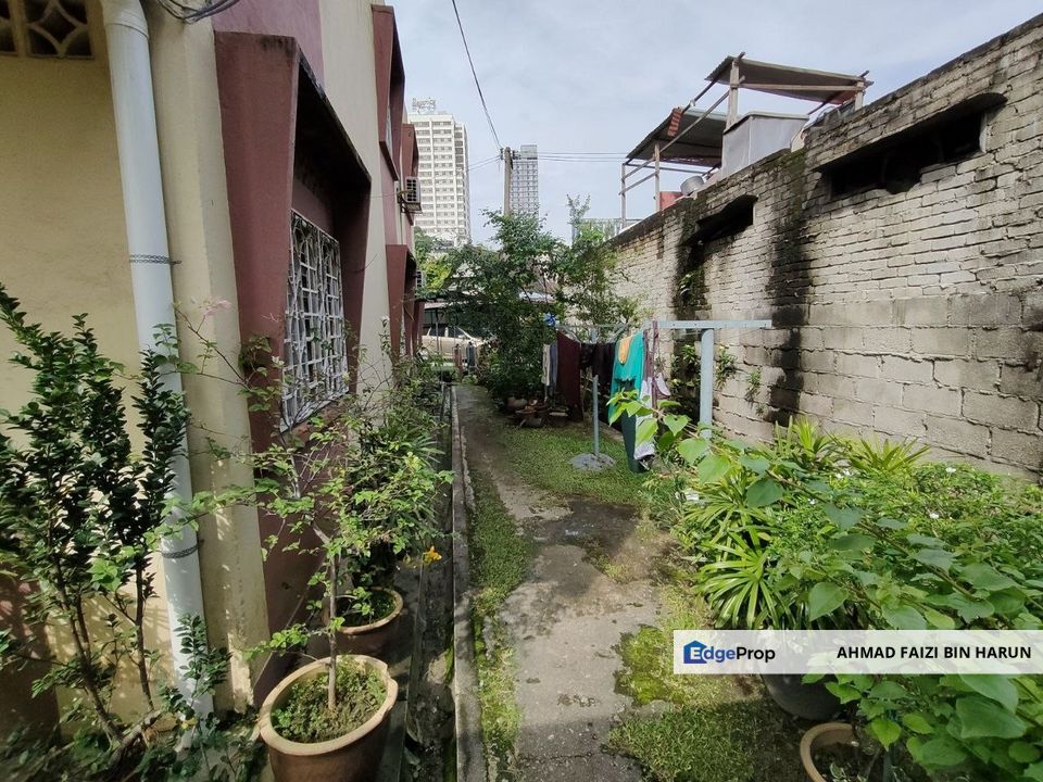 VERY STRATEGIC & PRIME LAND @ KG BARU KL [WITH BUNGALOW HOUSE], Kuala Lumpur, KL City