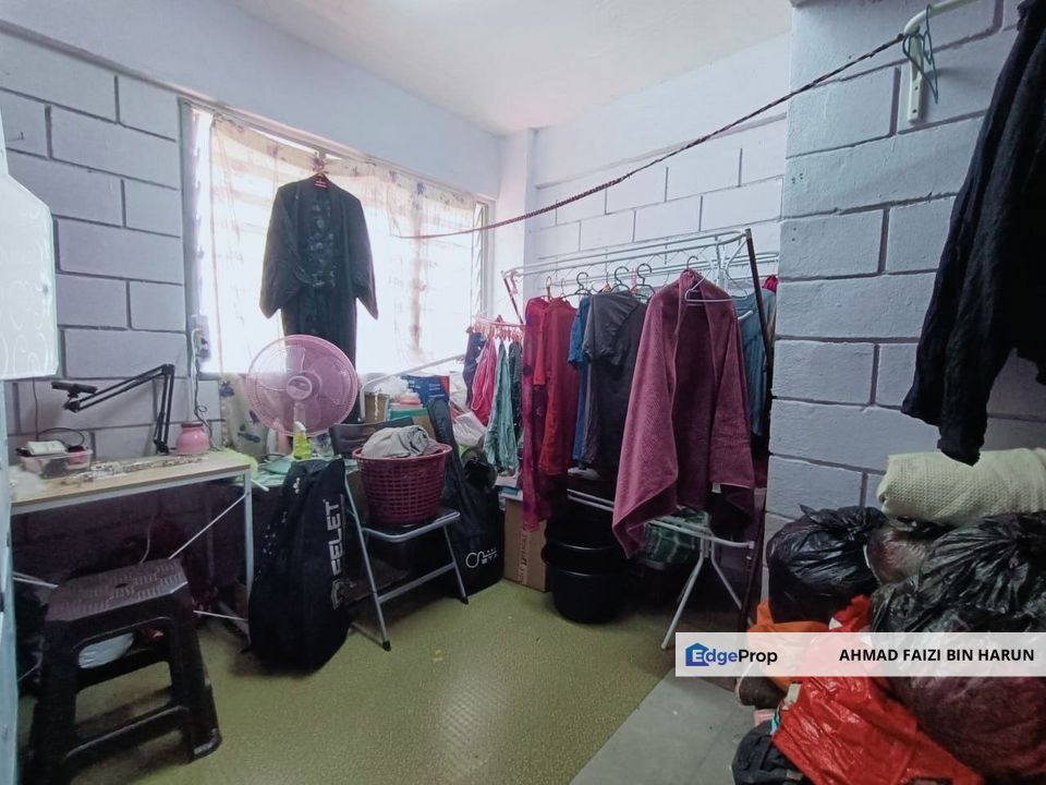 FLAT TAMAN SEMARAK NILAI N9 FOR SALE, Negeri Sembilan, Nilai