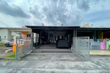 RENOVATED SINGLE STOREY TAMAN JASMIN INDAH SENAWANG N9 FOR SALE