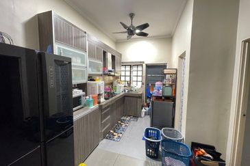 RENOVATED SINGLE STOREY TAMAN JASMIN INDAH SENAWANG N9 FOR SALE
