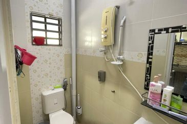 RENOVATED SINGLE STOREY TAMAN JASMIN INDAH SENAWANG N9 FOR SALE