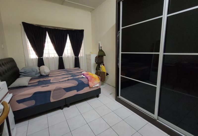 Taman College Heights (Sikamat)