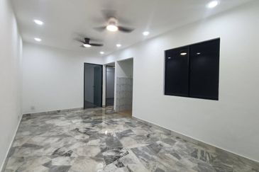 FLAT DESA PETALING REFURBISHED UNIT FOR SALE