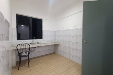 FLAT DESA PETALING REFURBISHED UNIT FOR SALE