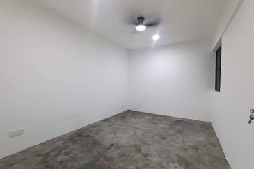 FLAT DESA PETALING REFURBISHED UNIT FOR SALE