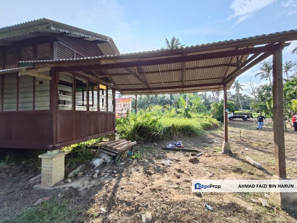 RUMAH KAMPUNG & TANAH LUAS DI PASIR PANJANG PD UNTUK DJUAL, Negeri Sembilan, Pasir Panjang