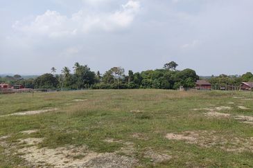 Tanah Lot Banglo Padang Sebang Alor Gajah Melaka untuk Dijual