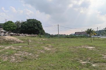 Tanah Lot Banglo Padang Sebang Alor Gajah Melaka untuk Dijual