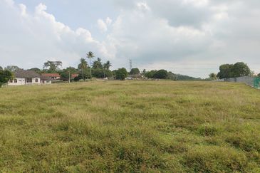 Tanah Lot Banglo Padang Sebang Alor Gajah Melaka untuk Dijual
